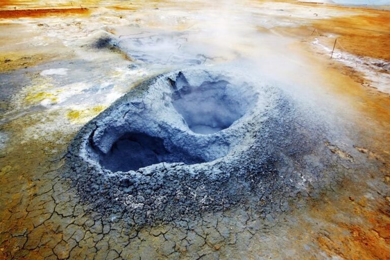 The Origin of Life: A Scientific Explanation for Earth's Beginnings