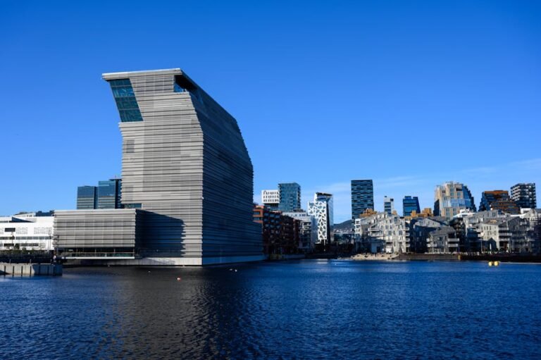 Decoding Edvard Munch's The Scream: Meaning, Inspiration & Location