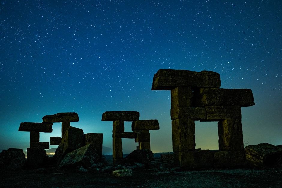 Uncover Mysterious California: Exploring Hidden History & Enigmatic Sites