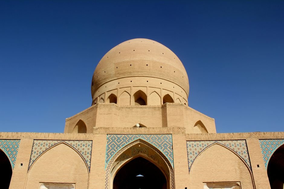 Exploring the Safavid Empire's Founding: Global Heritage & Cultural Connections for California Travelers