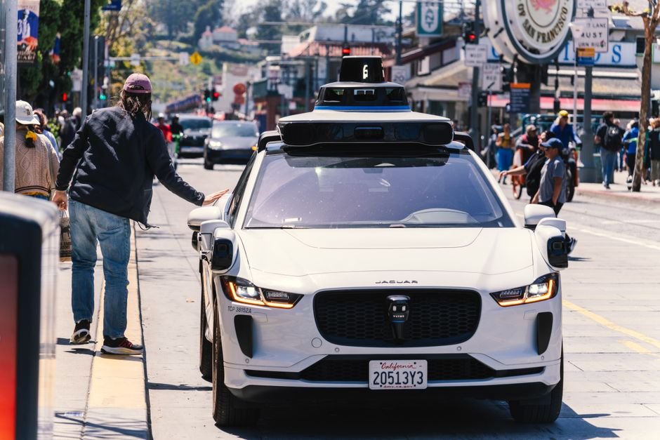 Self-Driving Cars in California: Are Autonomous Vehicles Safe for Your Golden State Road Trip?