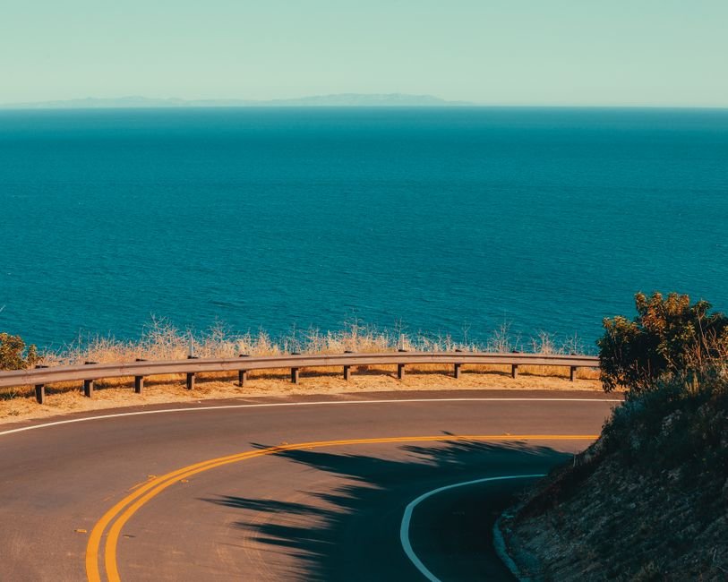 The Ultimate Guide to Iconic California Road Trips: Classic Charm Meets Modern Adventure
